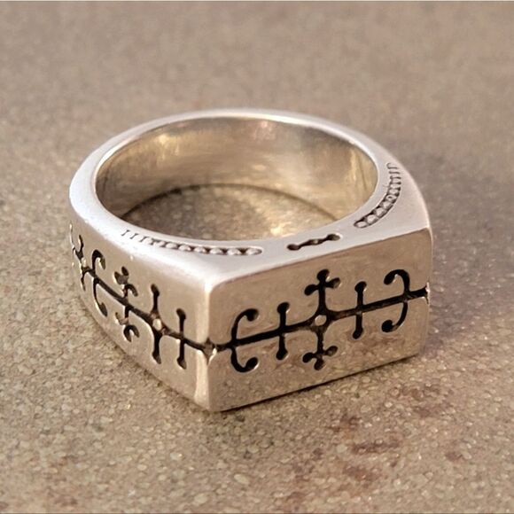 Konstantino Sterling Symbol Pattern Signet Ring - Picture 6 of 10